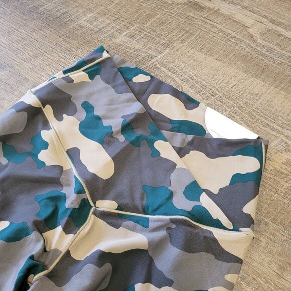 NWT AERIE | OFFLINE Real Me Hi-Rise Camo 7/8 Crossover Legging | Sz. M - Picture 8 of 11